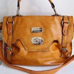 ⭐️Salvatore Ferragamo Leather Satchel⭐️ VINTAGE